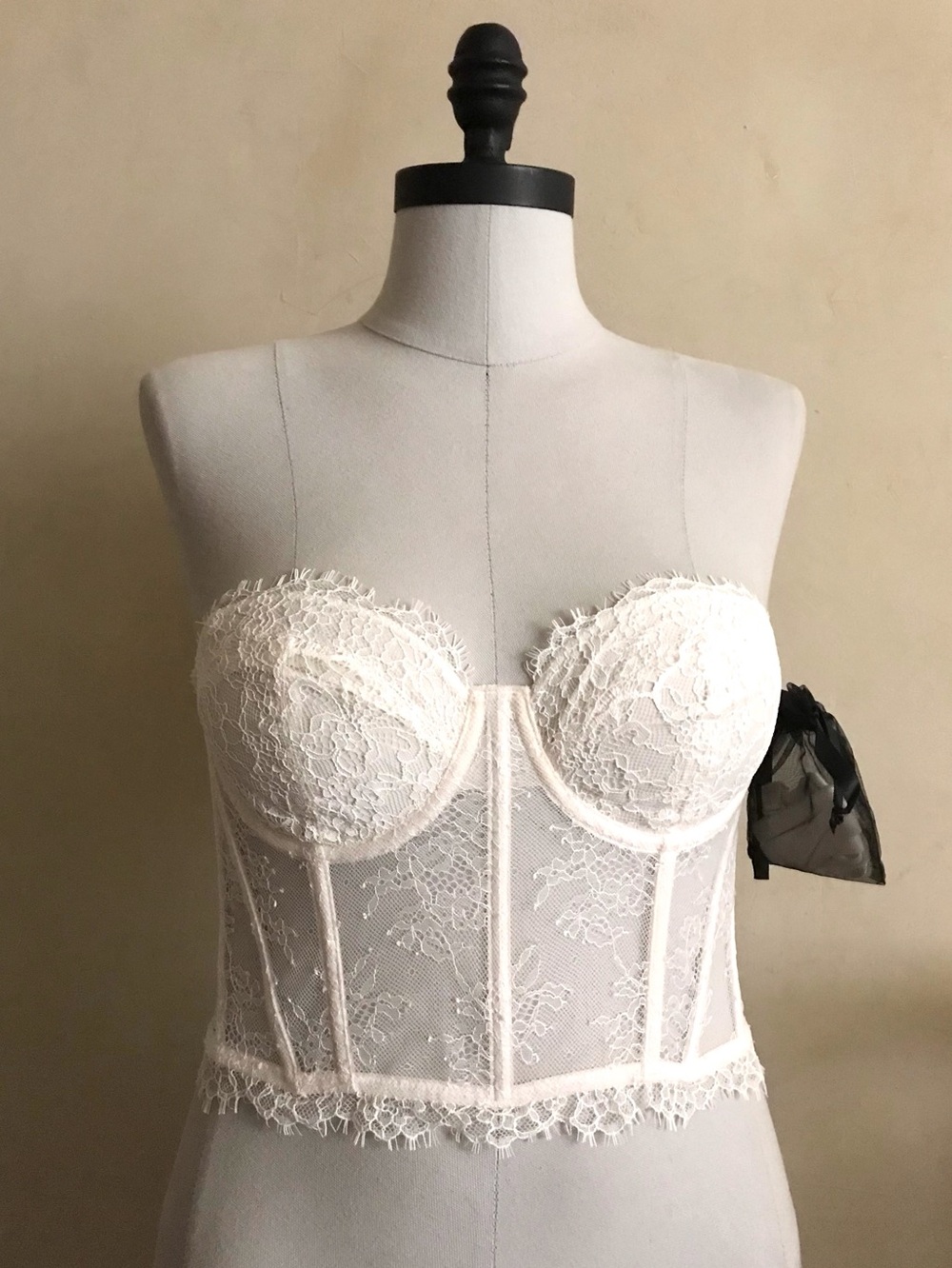 Victoria's Secret Dream Angels White Lace Bustier